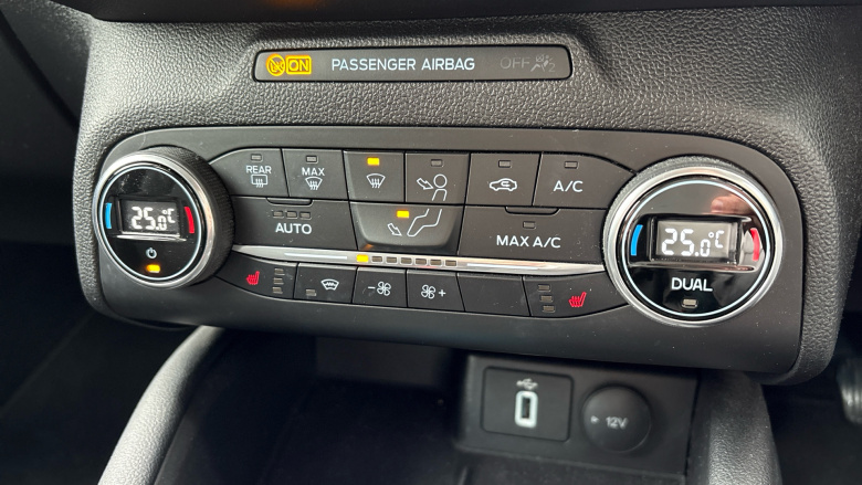 Ford Focus 1.0 EcoBoost 125 Titanium 5dr Petrol Hatchback